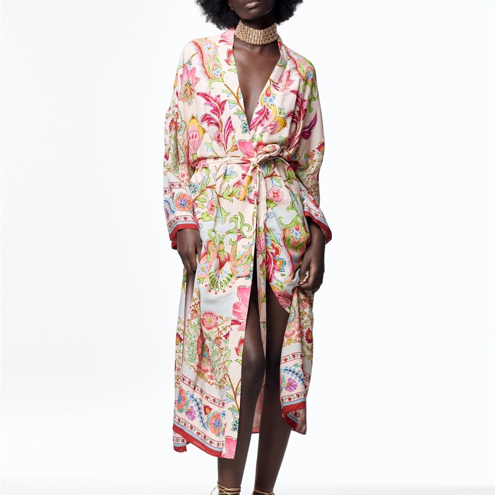 Zara NWT Floral Wrap Kimono Jacket‎